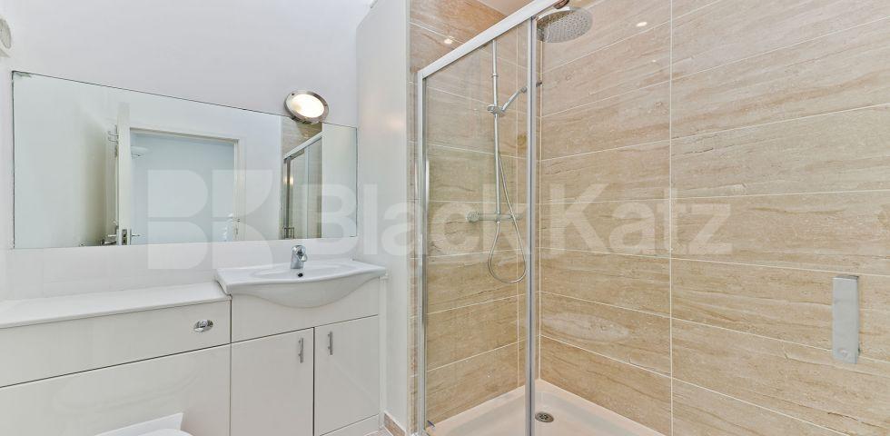 			UNDER OFFER , 4 Bedroom, 1 bath, 1 reception Mews House			 Heritage Place, Earlsfield